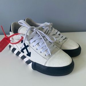 Off-White Vulcanized Low.